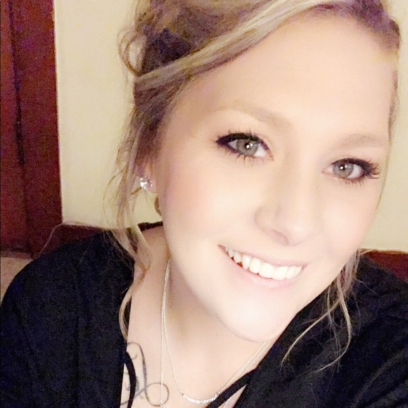 Meet your Posher, Haley - Picture 1 of 1